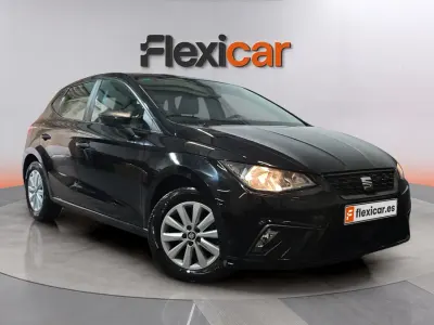 Usado Seat Ibiza Reference 75 CV (55 kW) 2017 Negro Berlina