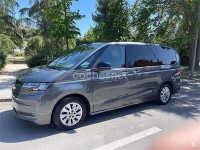Usado VW Multivan Life 218 CV (160 kW) 2023 Gris / plata Monovolumen