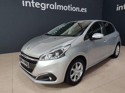 Gris Usado 2016 Peugeot 208 Active Utilitario | 11.900 €