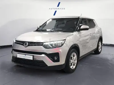 Usado SsangYong Tivoli Limited 163 CV (119 kW) 2021 Gris / plata SUV