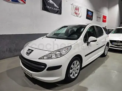 Usado Peugeot 207 75 CV (55 kW) 2009 Blanco Berlina