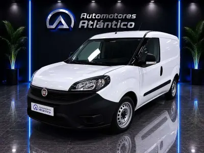 Usado Fiat Doblò 95 CV (69 kW) 2021 Blanco Monovolumen