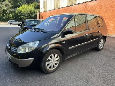 Usado Renault Grand Scénic II Dynamique 150 CV (110 kW) 2006 Negro Monovolumen