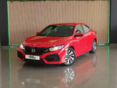 Usado Honda Civic Comfort 129 CV (94 kW) 2018 Rojo Berlina