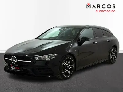 Usado Mercedes CLA200 Shooting Brake 150 CV (110 kW) 2021 Familiar