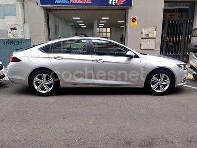 Gris / plata Usado 2020 Opel Insignia Selective Berlina | 12.500 € (Precio justo)