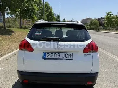 Usado Peugeot 2008 Allure 92 CV (67 kW) 2015 Blanco SUV