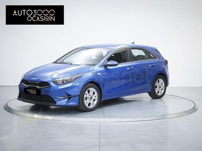 Usado Kia Ceed 120 CV (88 kW) 2023 Azul Utilitario