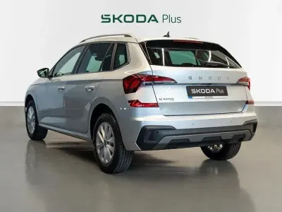 Usado Skoda Kamiq Selection 115 CV (84 kW) 2025 Gris plata SUV