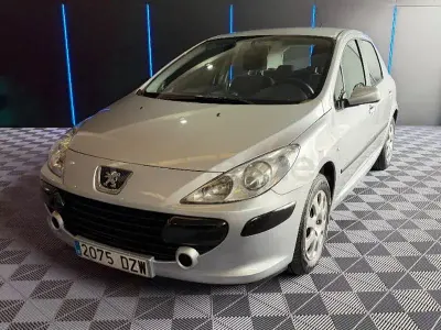 Usado Peugeot 307 110 CV (80 kW) 2006 Gris / plata Berlina