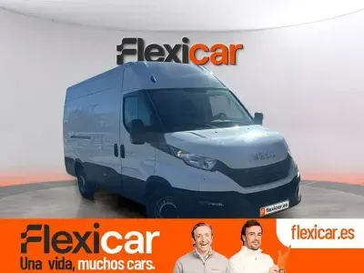 Begagnad Iveco Daily 156 HK (114 kW) 2023 Vit Sedan
