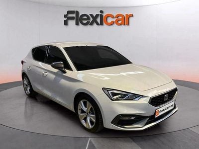 Usado Seat Leon Style 110 CV (80 kW) 2022 Blanco Berlina