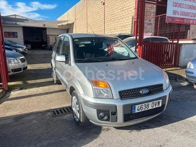 Gris / plata Usado 2006 Ford Fusion Trend Berlina | 3400 € (Precio justo)