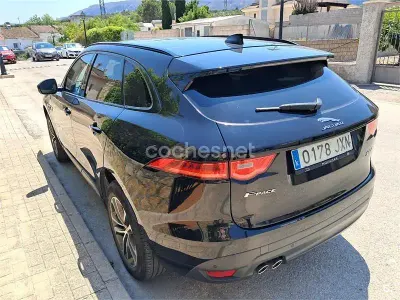 Usado Jaguar F-Pace R-Sport 180 CV (132 kW) 2017 Negro SUV