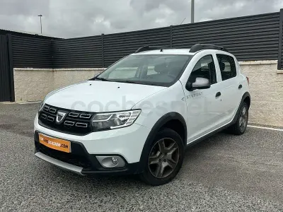 Usado Dacia Sandero Stepway 90 CV (66 kW) 2017 Blanco Berlina
