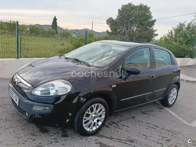 Używany Fiat Punto Evo Dynamic 95 KM (69 kW) 2010 Czerwony Hatchback