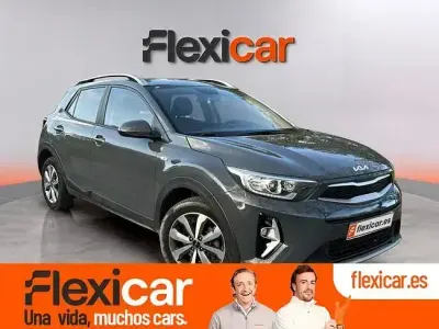 Usado Kia Stonic 84 CV (61 kW) 2022 Gris SUV