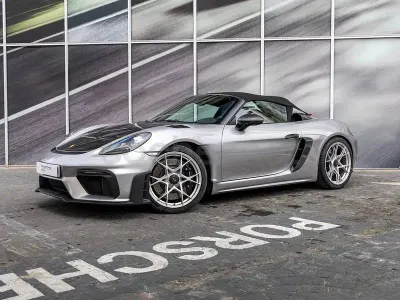 Usado Porsche 718 500 CV (367 kW) 2024 Gris / plata Descapotable