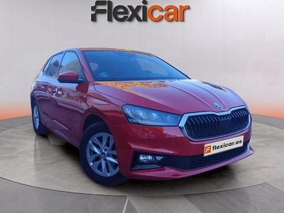 Rojo Usado 2024 Skoda Fabia Selection Utilitario | 14.390 € (Precio justo)