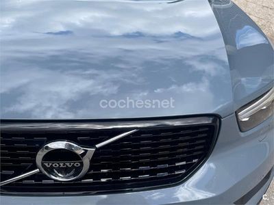 Usado Volvo XC40 R-Design 190 CV (139 kW) 2019 Gris / plata SUV