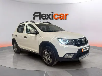 Usado Dacia Sandero Comfort 91 CV (66 kW) 2018 Blanco Berlina