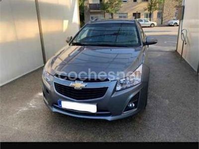 Gris / plata Usado 2014 Chevrolet Cruze LT Familiar | 6400 € (Un poco caro)