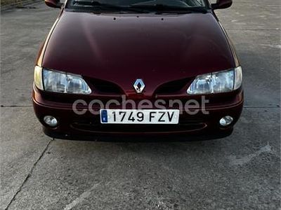 Usado Renault Mégane Coupé 150 CV (110 kW) 1996 Granate Coupe