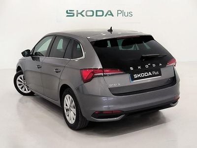 Gris Usado 2025 Skoda Scala Selection Utilitario | 21.480 € (Precio justo)