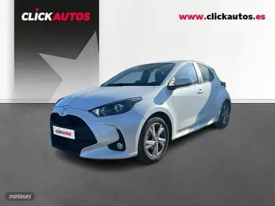Usado Toyota Yaris Active 116 CV (85 kW) 2025 Blanco Utilitario