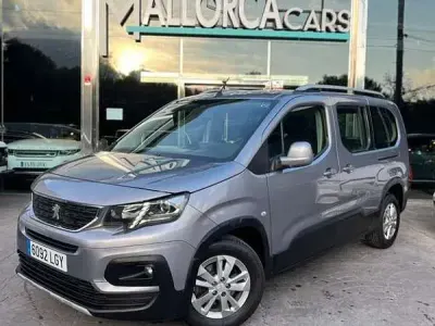 Begagnad Peugeot Rifter Allure 129 HK (94 kW) 2020 Grå Minibuss