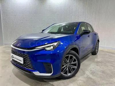 Usado Lexus LBX 136 CV (100 kW) 2025 Azul SUV