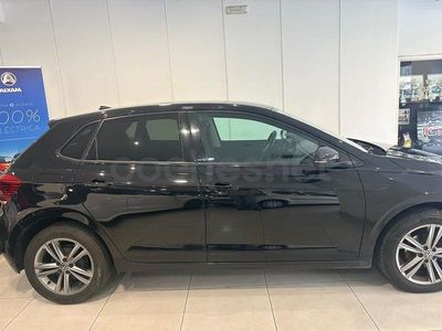 Usado VW Polo Advance 95 CV (69 kW) 2021 Negro Utilitario