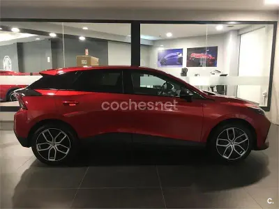 Begagnad MG MG4 EV Luxury 2024 Eléctrico Halvkombi