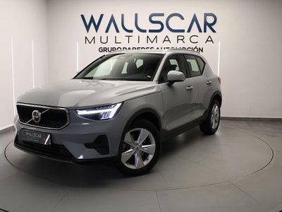 Begagnad Volvo XC40 Core 163 HK (119 kW) 2023 Grå SUV