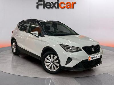 Usado Seat Arona Style 110 CV (80 kW) 2022 Blanco SUV