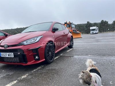Usado Toyota Yaris 261 CV (191 kW) 2022 Rojo Utilitario