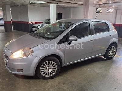 Usado Fiat Punto Evo Dynamic 90 CV (66 kW) 2010 Gris / plata Utilitario