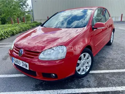 Usado VW Golf IV Sportline 105 CV (77 kW) 2005 Rojo Berlina
