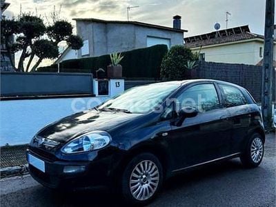 Usado Fiat Punto Active 77 CV (56 kW) 2010 Negro Utilitario