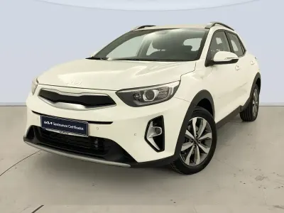 Usado Kia Stonic 101 CV (74 kW) 2025 Blanco SUV