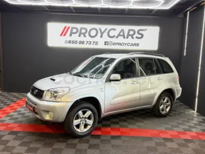Usado Toyota RAV4 Executive 116 CV (85 kW) 2006 Gris / plata SUV