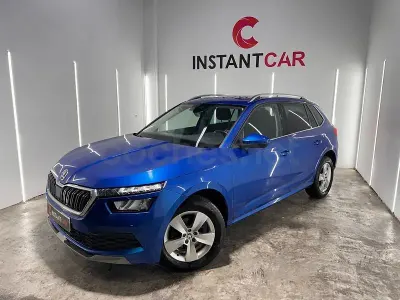 Usado Skoda Kamiq Active 110 CV (80 kW) 2021 Azul SUV