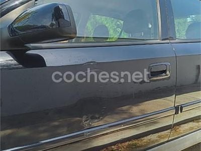 Usado Opel Astra Edition 100 CV (73 kW) 2003 Negro Berlina