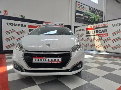 Używany Peugeot 208 Access 82 KM (60 kW) 2017 Biały Hatchback