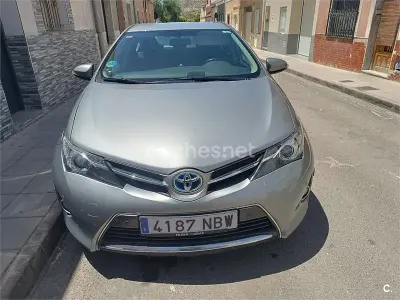 Usado Toyota Auris Hybrid
