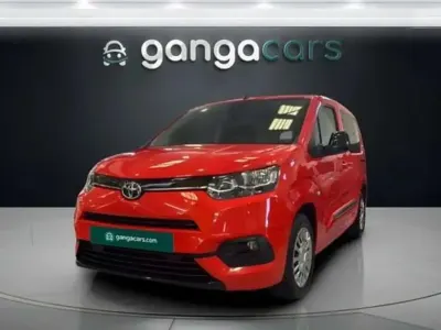 Usado Toyota Proace City Active 131 CV (96 kW) 2024 Rojo Monovolumen