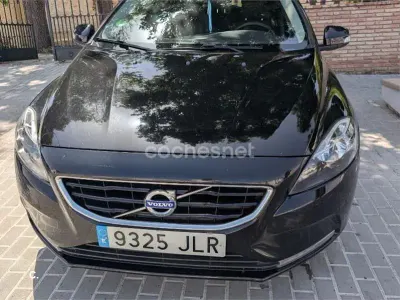 Usado Volvo V40 Momentum 120 CV (88 kW) 2016 Negro Berlina