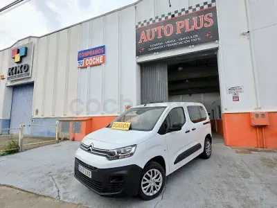 Usado Citroën Berlingo Business Class 102 HP (75 kW) 2022 Branco Monovolume