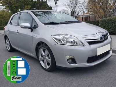 Usado Toyota Auris Hybrid Advance 135 CV (99 kW) 2011 Gris / plata Berlina