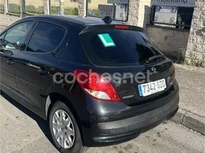 Usado Peugeot 207 95 CV (69 kW) 2010 Negro Berlina